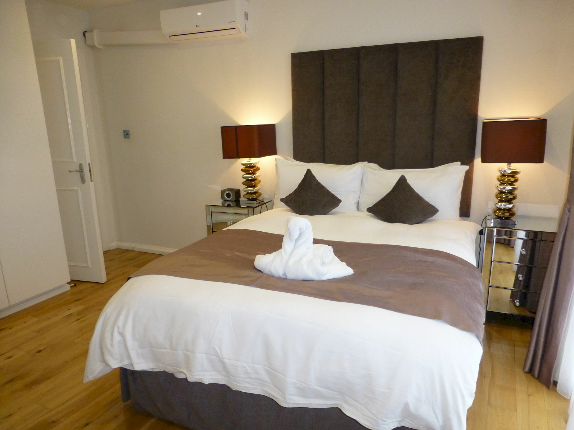 เชลซีบริดจ์อพาร์ตเมนท์ Apartment ลอนดอน ภายนอก รูปภาพ